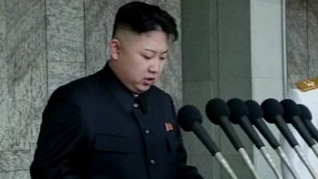 북한 대규모 열병식으로 '김정은 시대' 선포
