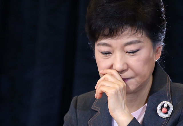 박근혜, '안철수 사퇴' 보고 받아…일단 침묵
