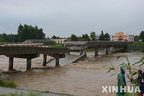 중국 쓰촨 대홍수 사망·실종 200명…'호신 조각 때문' 소문 무성
