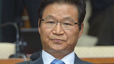 야권 "김용판 선서거부 초유의 일…허위진술 공언한 것"