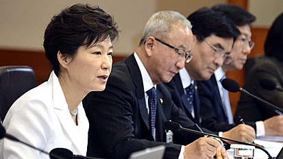 박 대통령 "국무위원, 선거법 위반소지 없게 언행 유념"