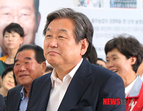 김무성 "세월호 특별법 결단, 법체계 벗어나 할 수 없어"