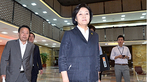 새정치연합 의원단, 광화문 1인 시위…박영선·문재인 만나