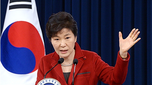 박 대통령 "북한, 대화 응해야…설 전후 이산가족 상봉 기대"