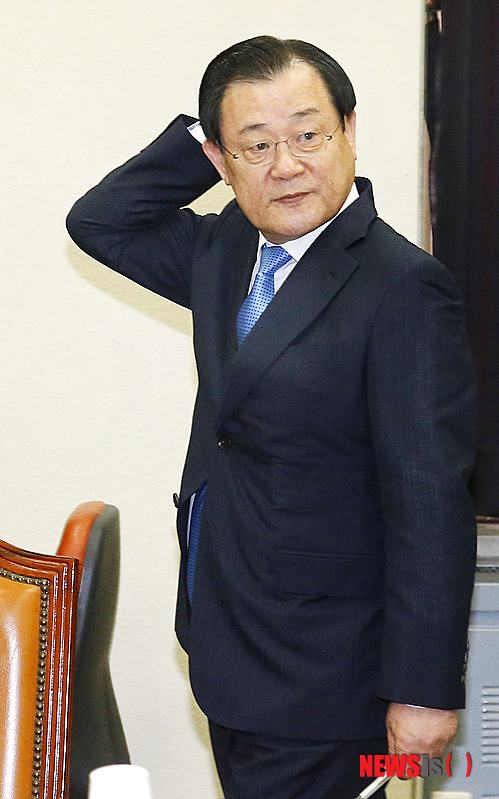 측근 중심 청와대 재편한 박 대통령…배수진 치고 국정동력 재시동