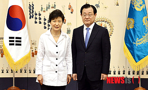 측근 중심 청와대 재편한 박 대통령…배수진 치고 국정동력 재시동