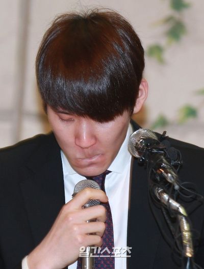 박태환의 멈추지 않는 눈물, 공식 기자회견 내내…