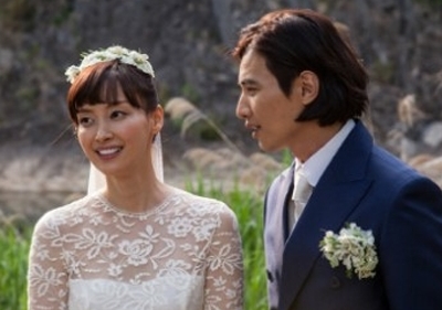 원빈·이나영 결혼 사진 화제…일본에서도 관심 폭발