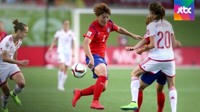 여자축구대표팀, 월드컵 8강행 좌절…고개 떨군 박은선