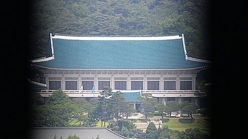 청와대 "'박근혜법' 추진?…이미 통과 안된 법안"