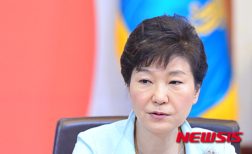 휴가 마친 박 대통령, 집권 후반기 국정 본격 시동