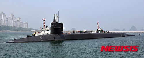 군 "북한, 잠수함 50여척 기지이탈…포병전력도 2배 증강"