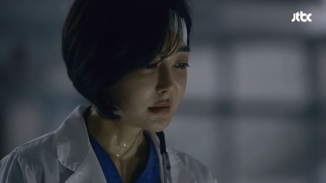 [영상] '디데이' 김혜은, 줄줄이 환자 사망선고에 비통한 눈물