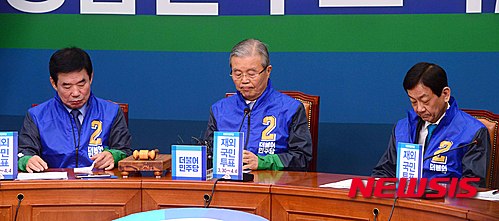 안철수 성토장된 더민주 선대위회의…"안, 대선에만 관심"