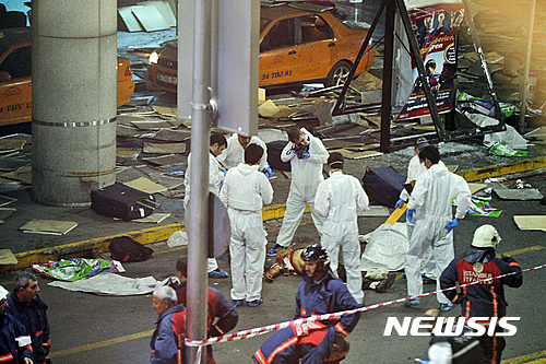 터키 이스탄불 공항서 3차례 자폭테러… 36명 사망·150여명 부상