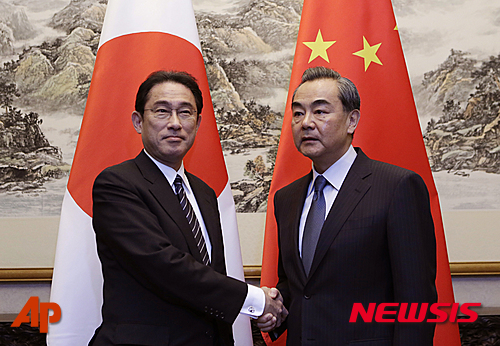 일본 "남중국해 중재재판 판결에 구속력 있다"…중국 견제