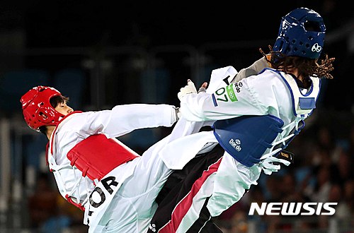 이대훈 선수 승리…한국 태권도 2번째 동메달 획득