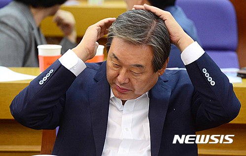 김무성 전 새누리당 대표 "우병우 사퇴가 박 대통령 구하는 길"