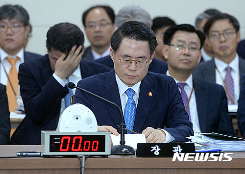 김재수 장관, 자진사퇴 거부…"국무위원으로 성실히 하겠다"