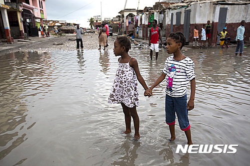 "허리케인 매슈 강타한 아이티, 842명 사망"