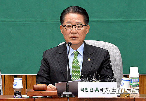 박지원 "박 대통령, 최순실 모녀 해외도피 시켜놓고 검찰에 수사 지시"