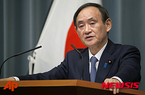 일본 관방, "박대통령 사태 논평 삼가겠다"…"위안부합의 실시 중요"