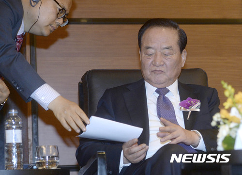친박 수뇌부 "박 대통령에 '질서있는 퇴진' 권유키로"