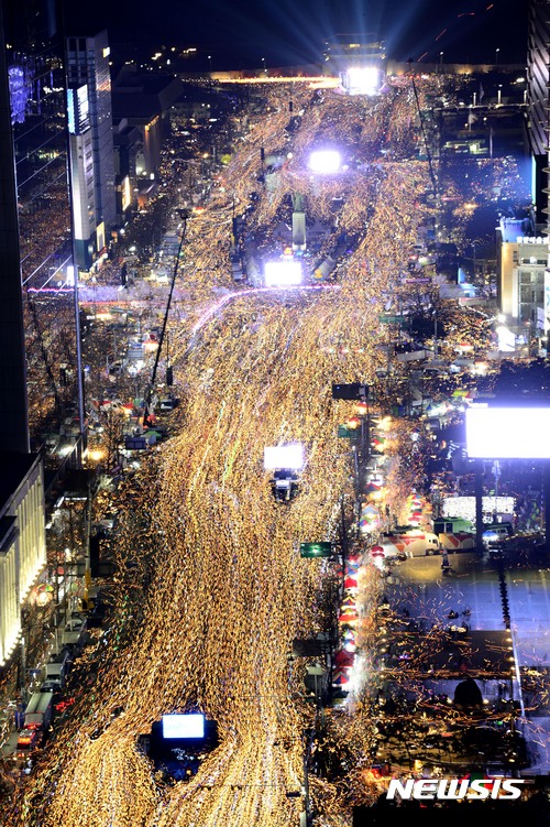 사상 최대 232만명 시위에 연행자 '0'…촛불 역사 어디까지
