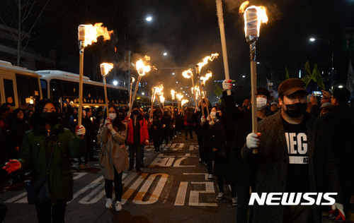 사상 최대 232만명 시위에 연행자 '0'…촛불 역사 어디까지