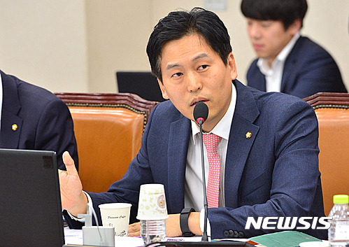 국민의당 "비박신당, 박 대통령 없는 새누리당되면 안 돼"
