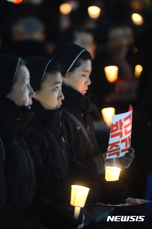 한국 비폭력 시위, 독일 공영방송 '올해의 좋은 소식' 선정