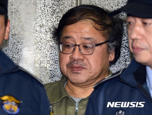특검, '명품 가방·무료 시술 뇌물' 안종범 부인 조만간 재소환