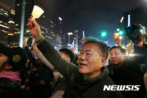 경찰, '촛불집회' 문재인 테러 첩보…신변보호 나서