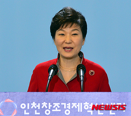 "모든 것이 흐트러졌다"…박근혜 정부 4년, 초라한 경제성적표