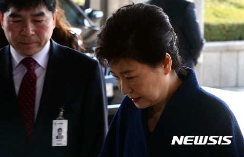 박 전 대통령, 삼성동 자택에서 검찰까지 짧았던 '9분'