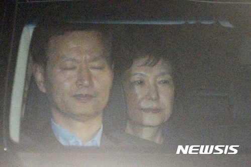 바른정당 "박 전 대통령 구속 씁쓸…사법부 판단 존중"