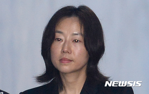 특검-변호인, 블랙리스트 첫 재판부터 날 선 '신경전'