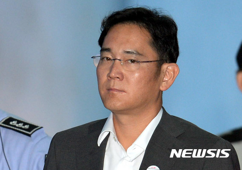 '박근혜-이재용 연결고리' 정호성의 입…오늘 법정서 '주목'