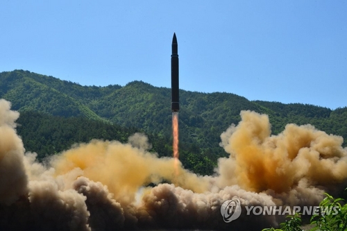 합참 "북 발사 미사일 최고고도 3700km…진전된 ICBM급"