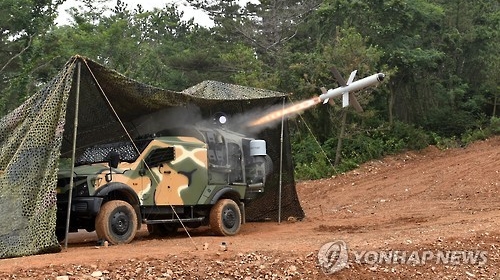 군, 서해 최전방 사격훈련…북 해안포 잡는 '스파이크' 발사
