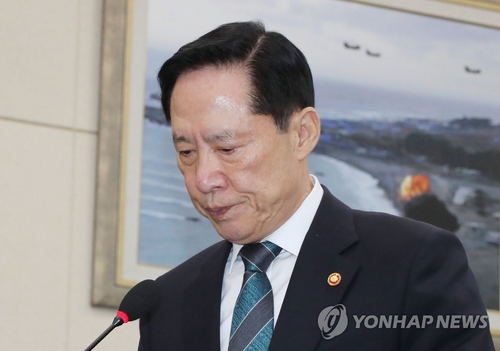 여 '청, 송영무 주의조치'에 반응자제…일각선 장관자질 비판