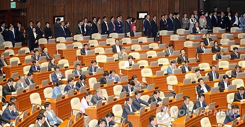 한국당 "추악한 뒷거래" vs 국민의당 "터무니 없는 모략"