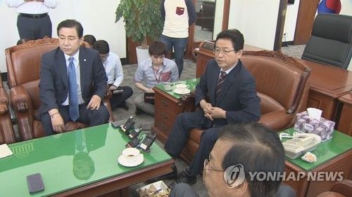 국정원 "북, B-1B 무대응"…이철우 "레이더 안잡혀 조치못한듯"