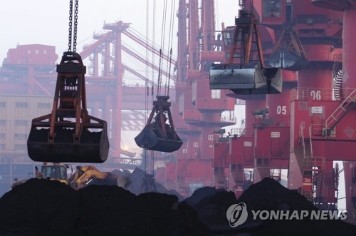 중국, 북한 석탄 금수 선언후 수입재개 통계 나오자 '모호한' 답변