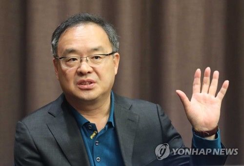 히딩크 만난 이용수 "공식직함 없지만 한국축구와 긴밀한 협력"