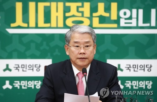 김동철 "민주·한국당 과거사 전쟁 올인…靑 직접 국감하나"