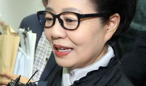 박근령 '1억 사기' 무죄…법원 "사려 깊지 못한 행동" 질타