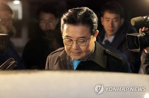 '롯데·GS 뇌물 의혹' 전병헌 재소환…영장 재청구 관측