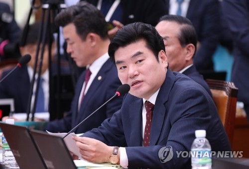 검찰, '정치자금법 위반' 혐의 원유철 의원 13일 소환