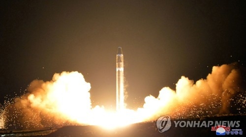 "북한, '화성-15' 재진입 성공시 미국과 회담 선언 가능성"
